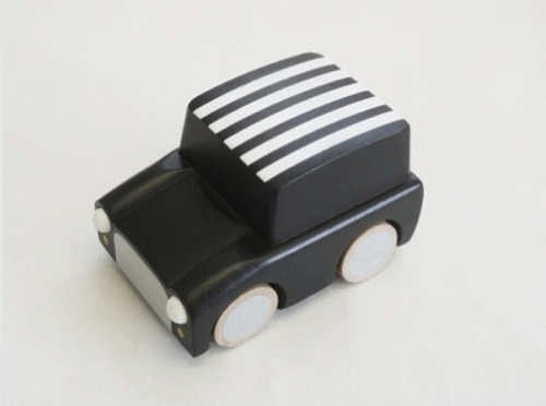 "Kuruma" drewniany samochód - czarny w paski