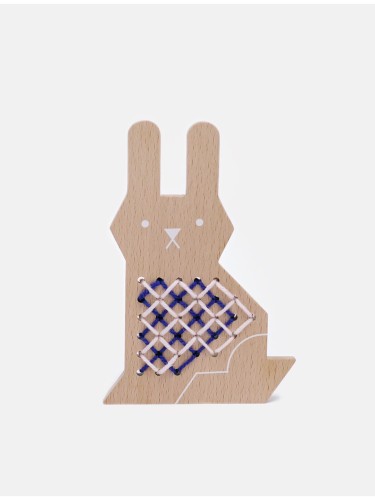 Ubieranie królika - haft krzyżykowy - Moon Picnic